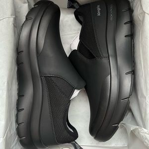 One (1) pair of Size 9 Algeria shoes.